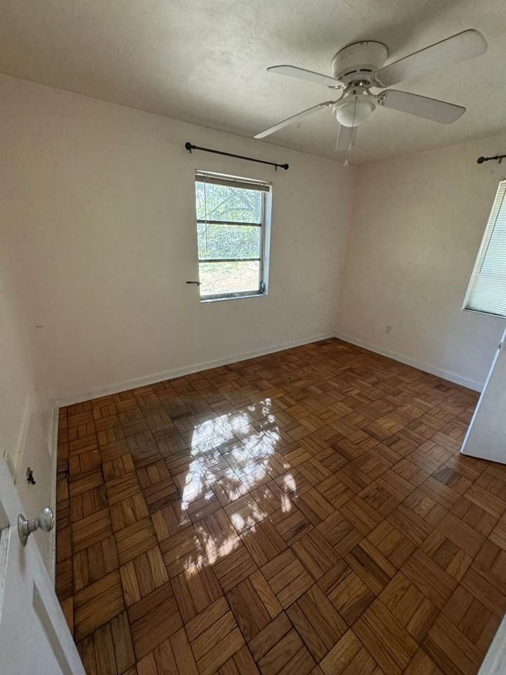815 Nw 32nd Pl - Photo 6 of 6