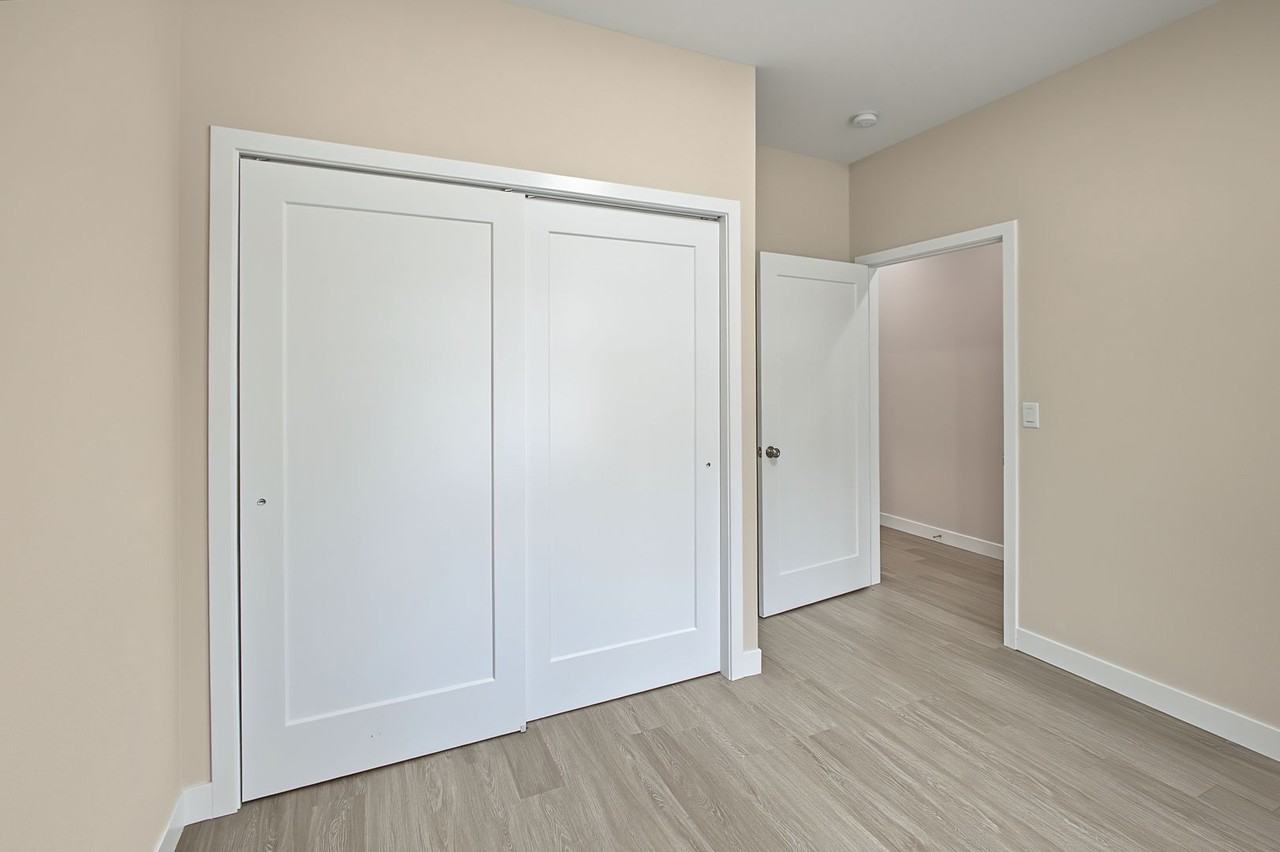 104 E Overton St - Photo 3 of 33