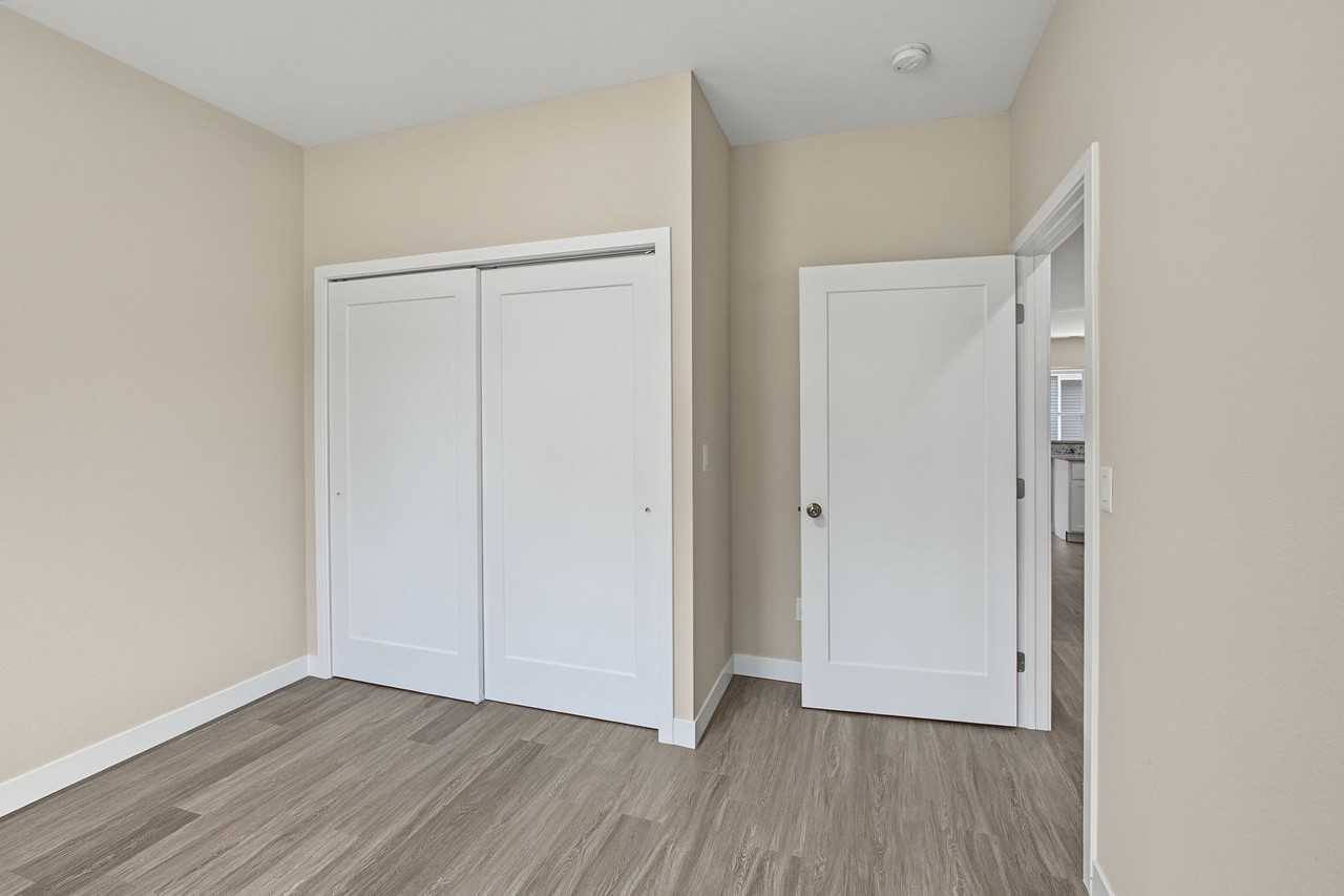 104 E Overton St - Photo 5 of 33