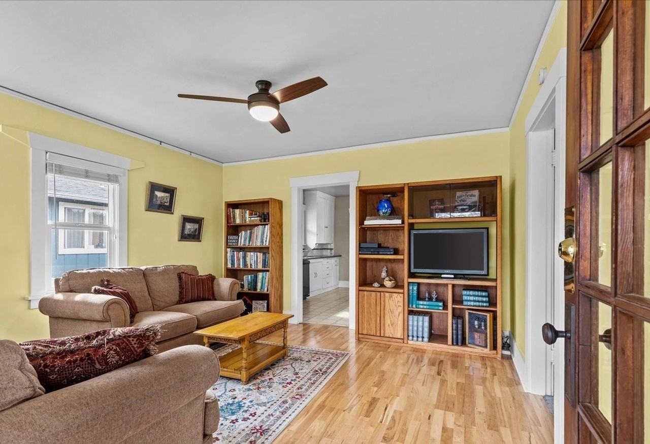 4010 E F St - Photo 4 of 17