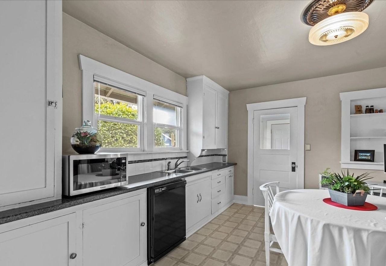 4010 E F St - Photo 6 of 17