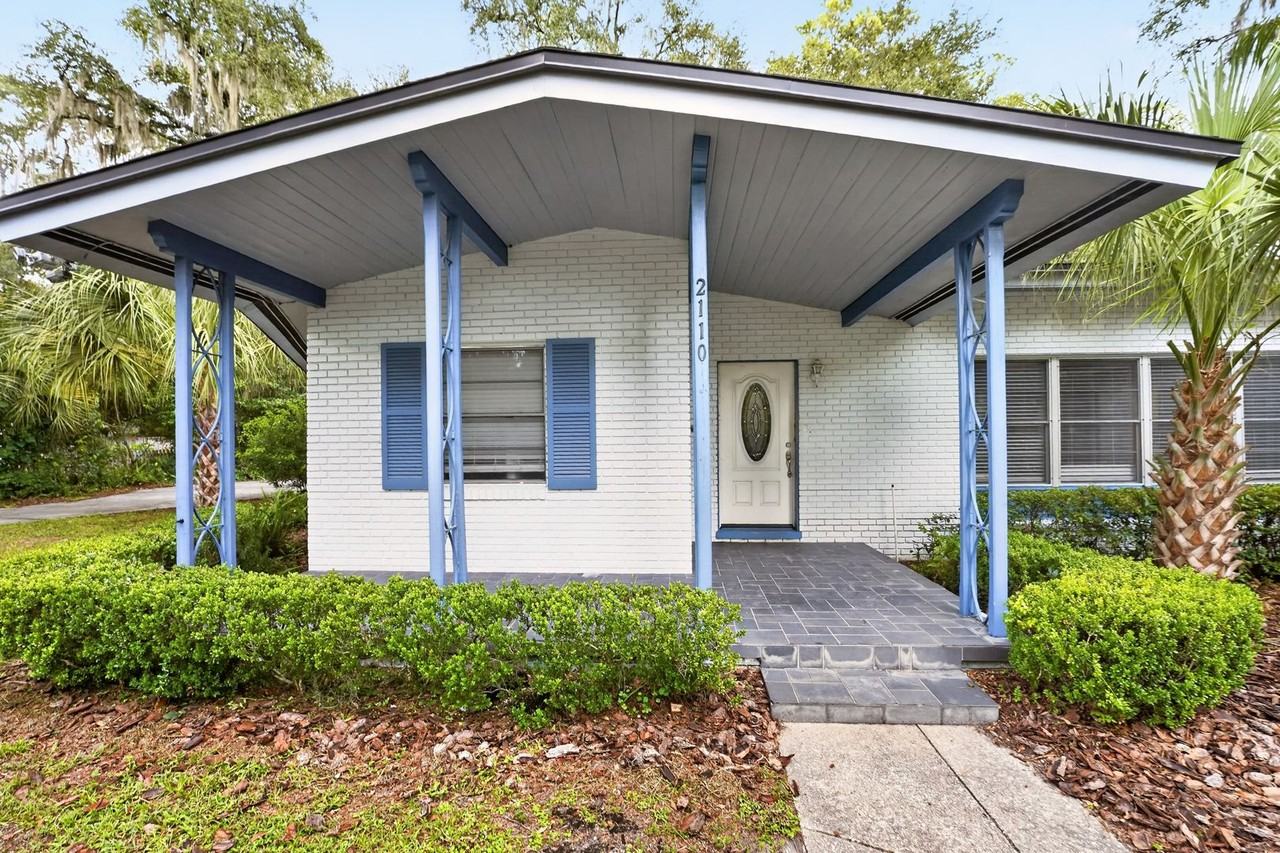 2110 Nw 3rd Pl - Photo 2 of 35
