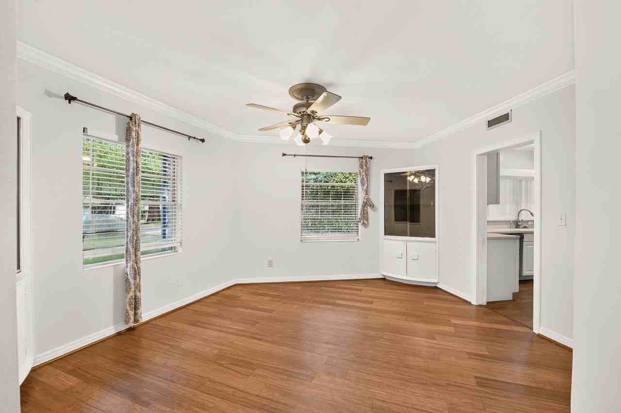 2110 Nw 3rd Pl - Photo 4 of 35