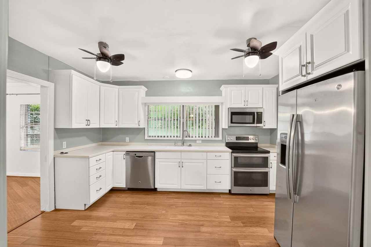2110 Nw 3rd Pl - Photo 7 of 35