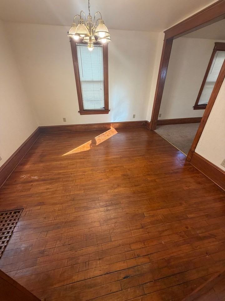 205 N 2nd St - Photo 4 of 25