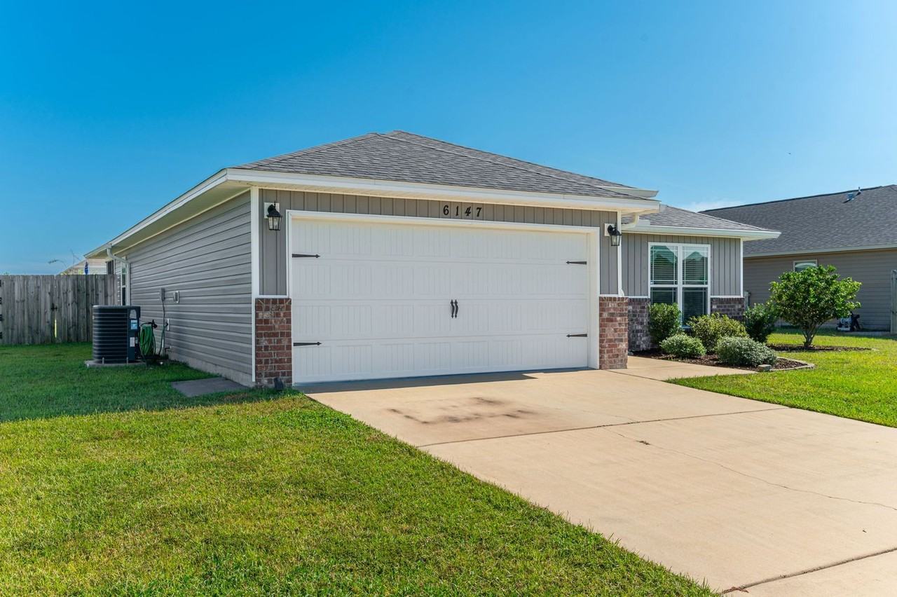 6147 Redberry Dr - Photo 3 of 40
