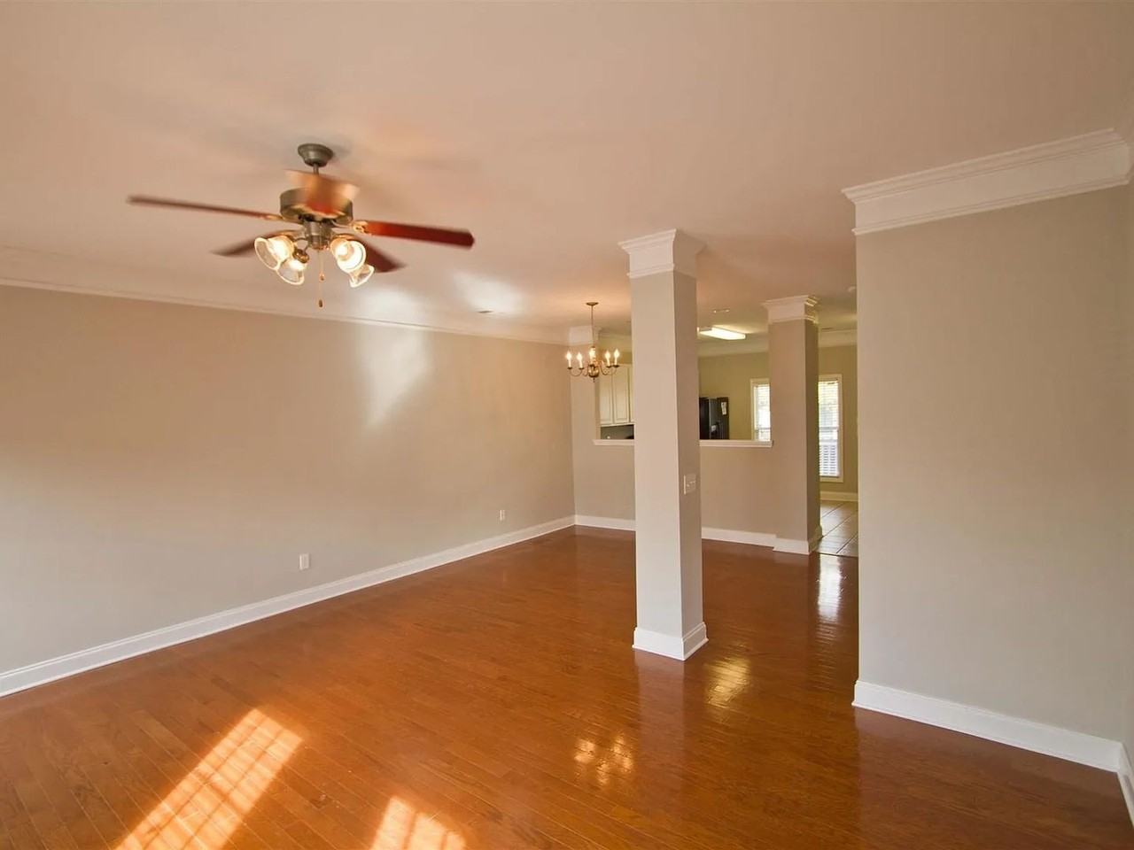 811 Forest Park Rd - Photo 3 of 11