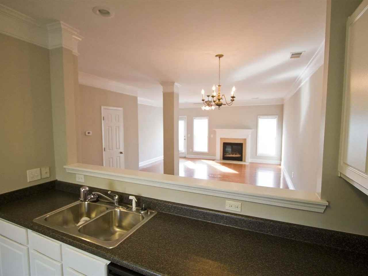 811 Forest Park Rd - Photo 6 of 11