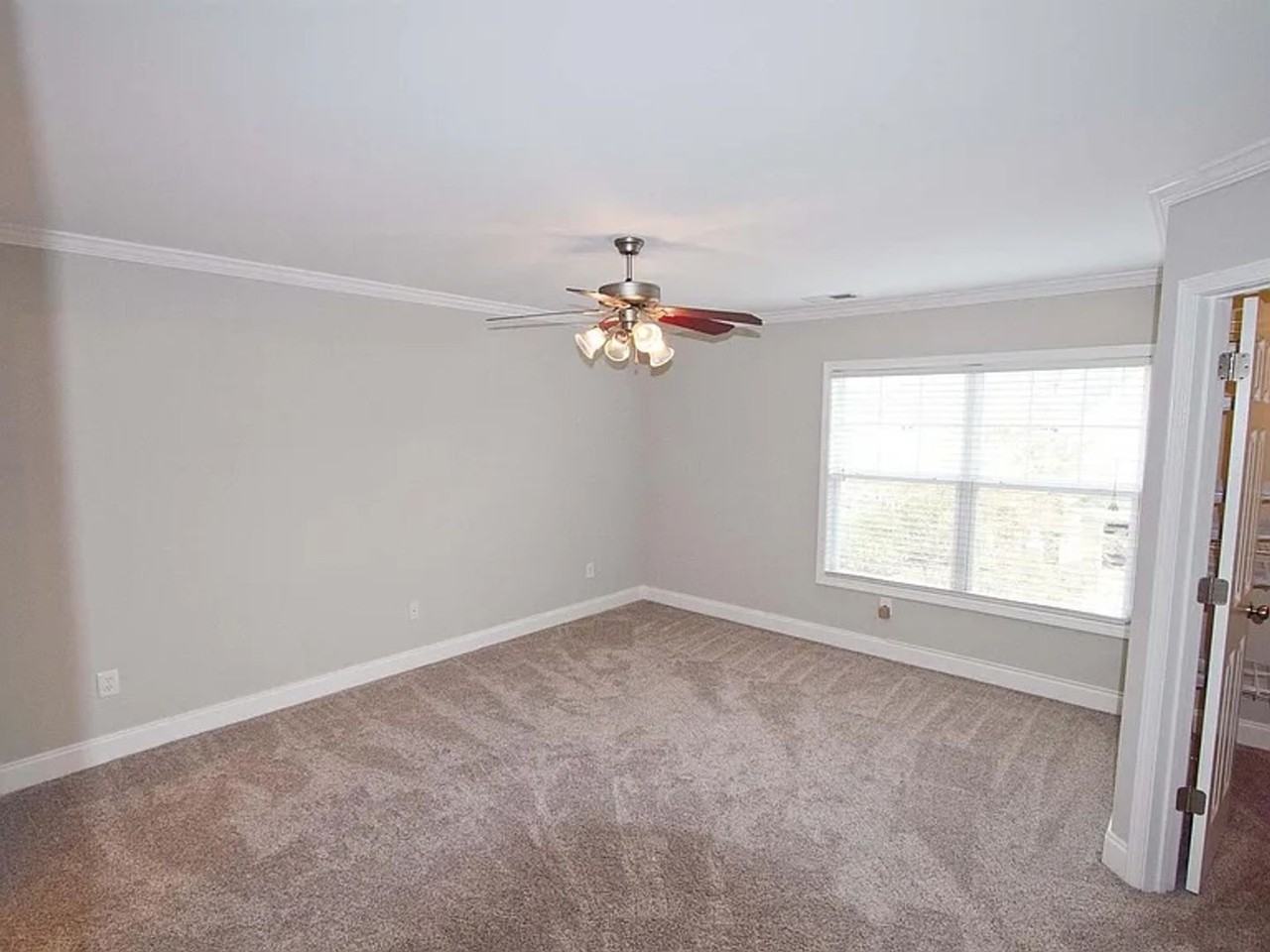 811 Forest Park Rd - Photo 7 of 11