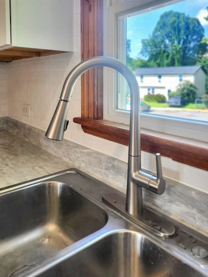 122 N Baker St - Photo 4 of 22