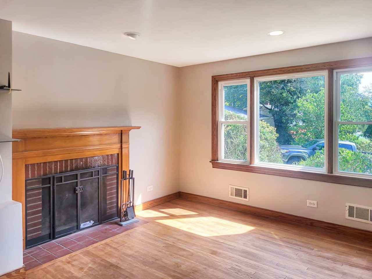 122 N Baker St - Photo 6 of 22