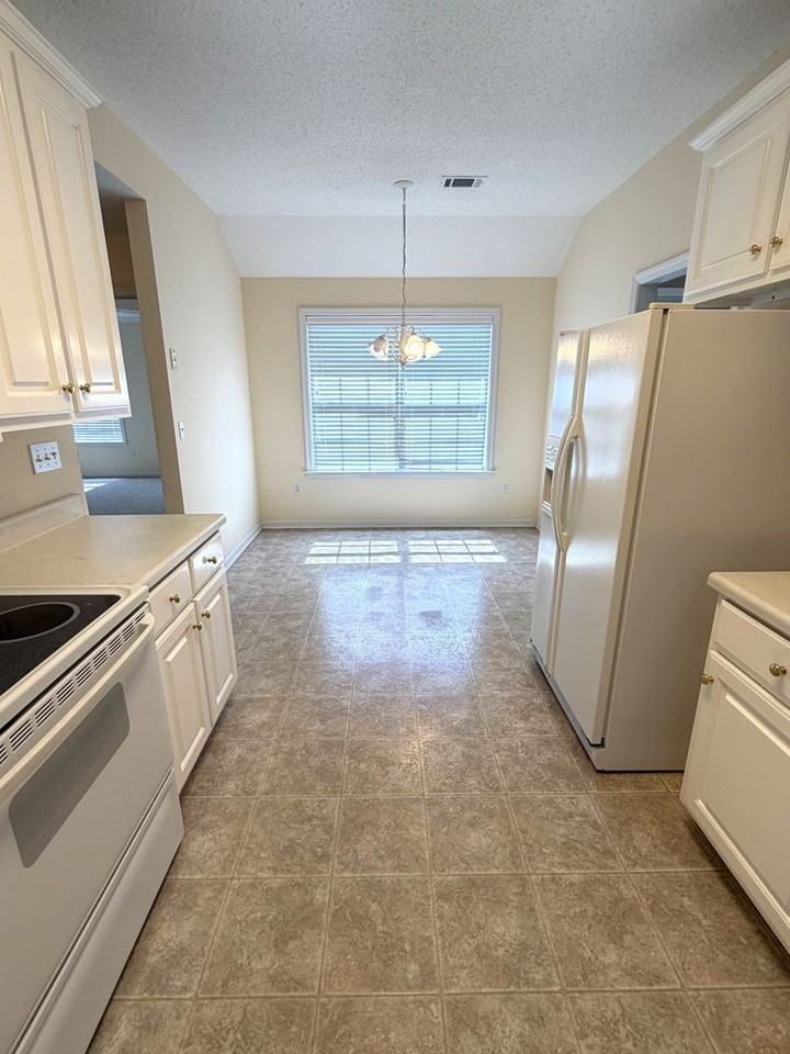 6605 Hibiscus Ln - Photo 4 of 18