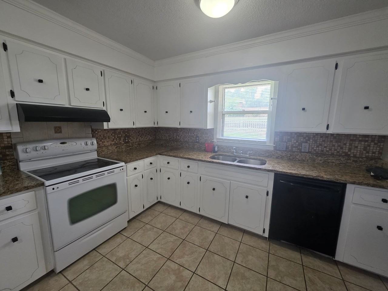 4355 Conrad Dr - Photo 3 of 22