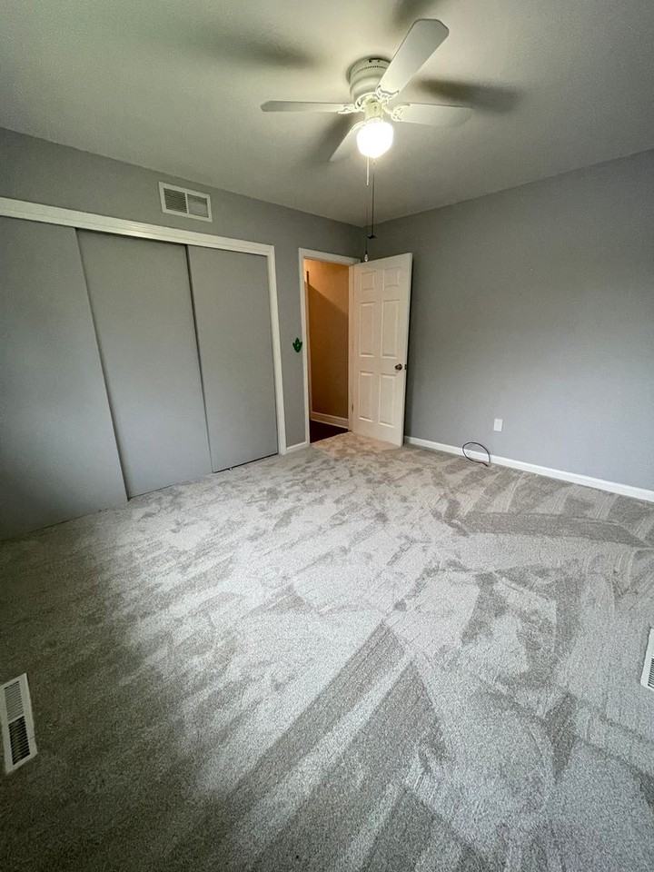 1541 Hudson Ave - Photo 3 of 39