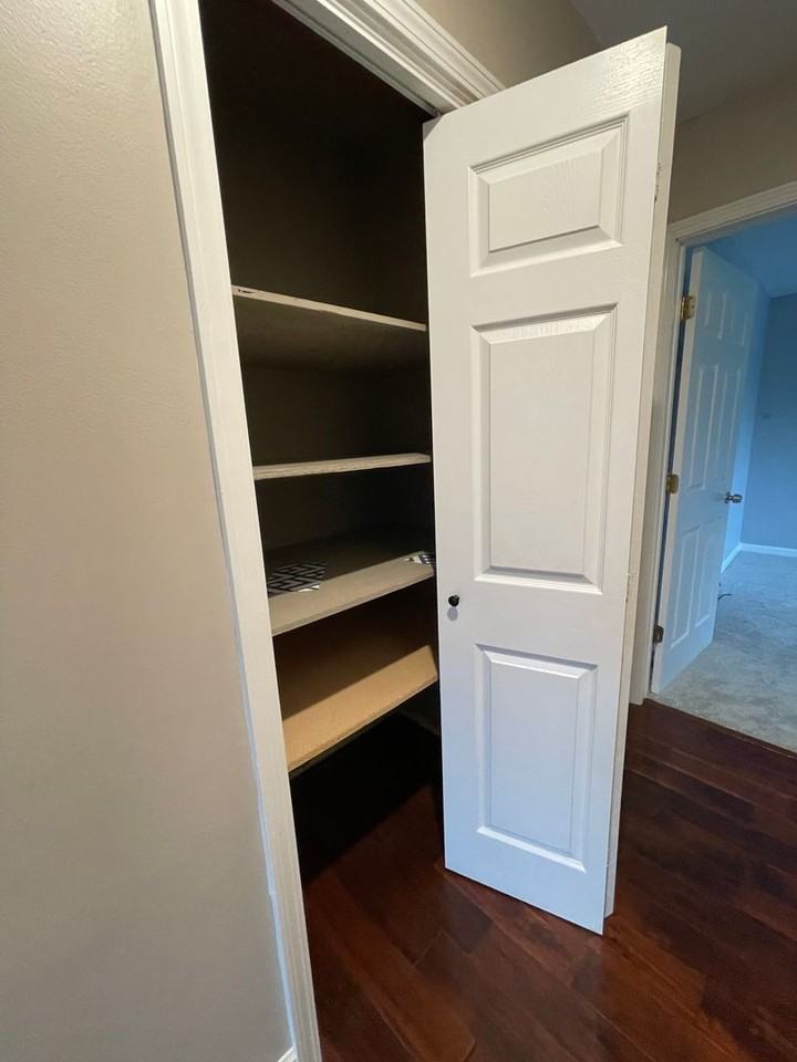 1541 Hudson Ave - Photo 5 of 39
