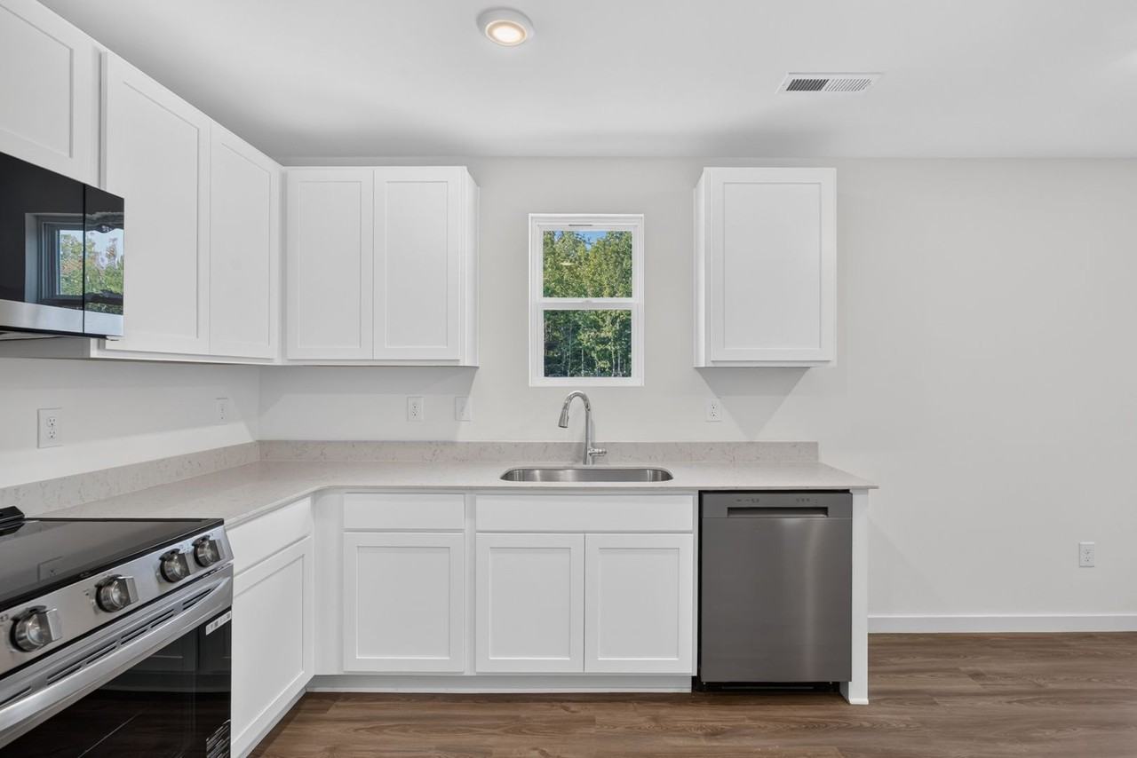 914 Waterworks Rd - Photo 7 of 32