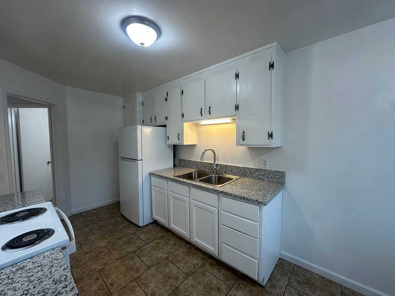 1224 Athens Ave #1 - Photo 4 of 15