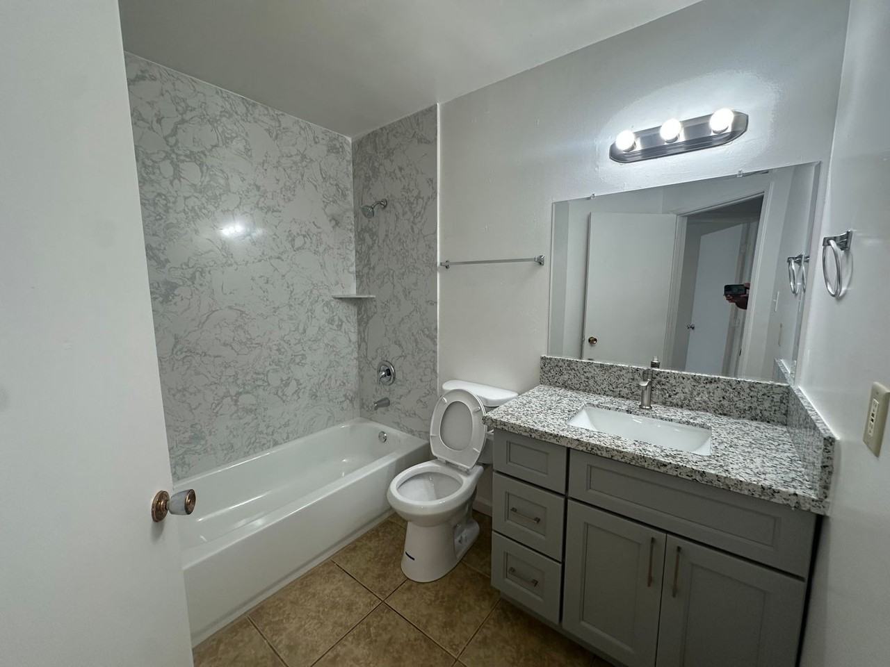 1224 Athens Ave #1 - Photo 7 of 15