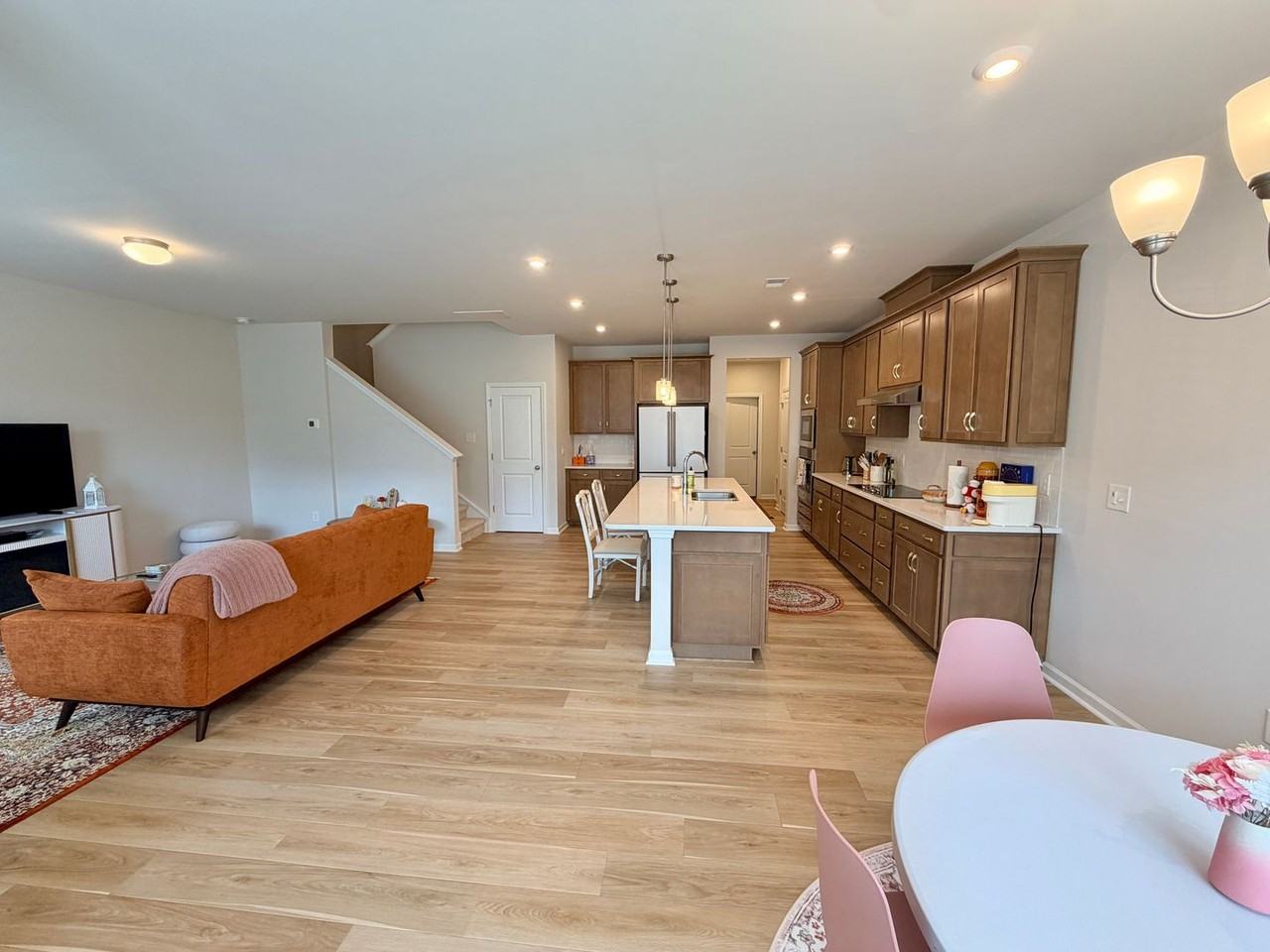 5826 Strathmore Ct - Photo 5 of 32