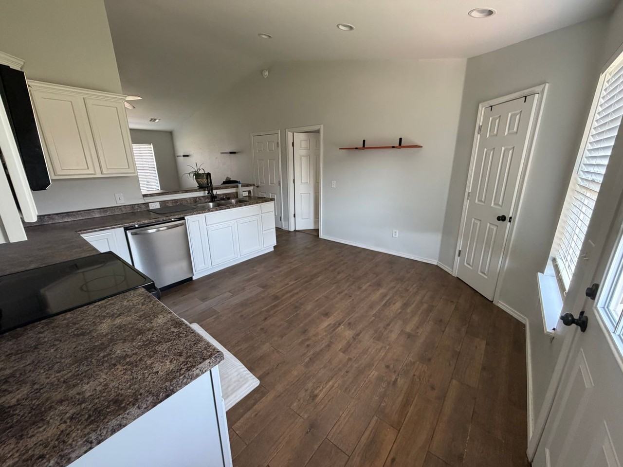517 S Seminole St - Photo 5 of 11