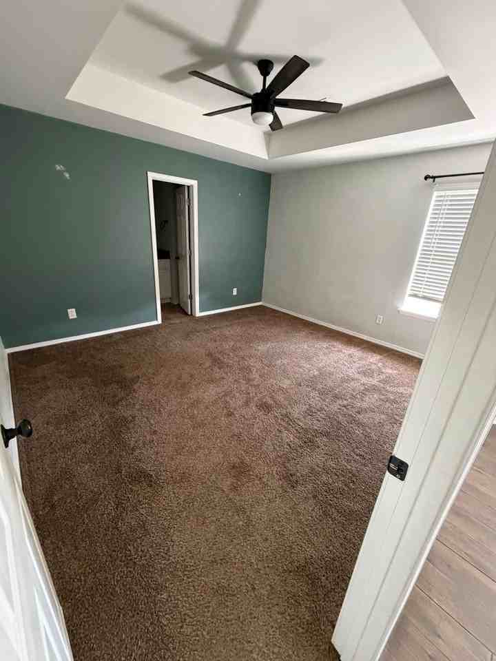 517 S Seminole St - Photo 6 of 11