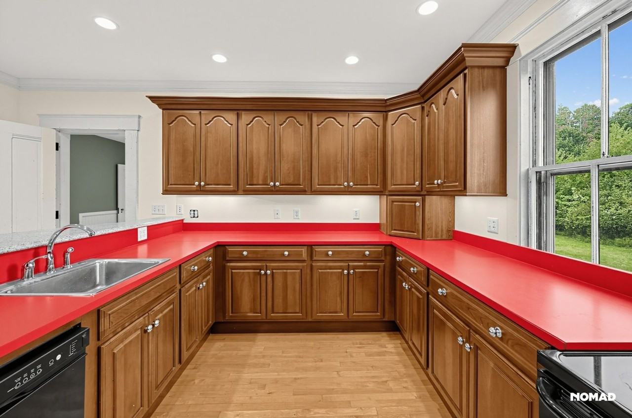 267 Pearl Hill Rd - Photo 2 of 28