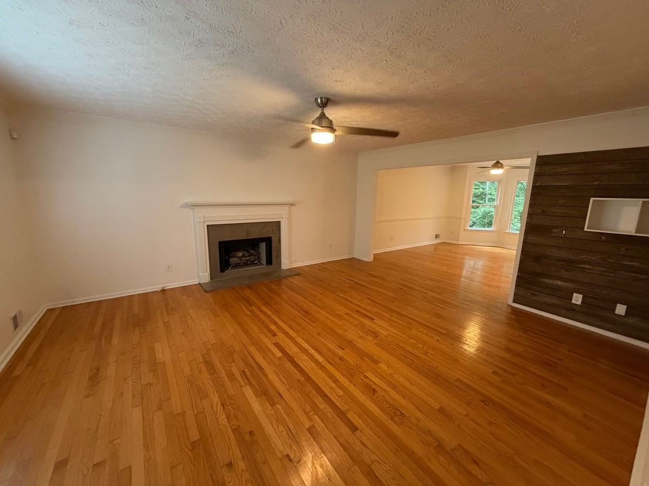 190 Timber Oak Cv - Photo 2 of 33