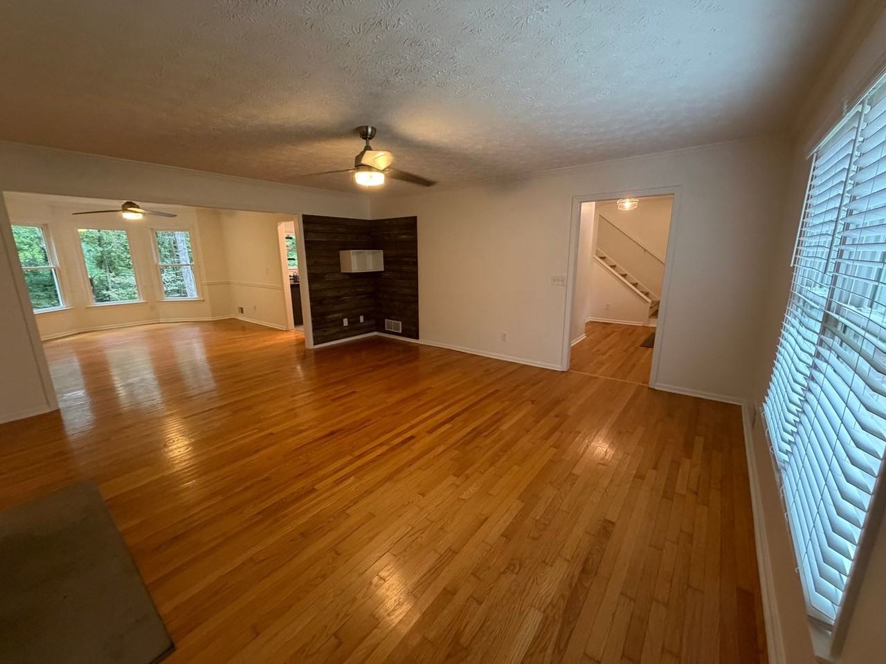 190 Timber Oak Cv - Photo 4 of 33