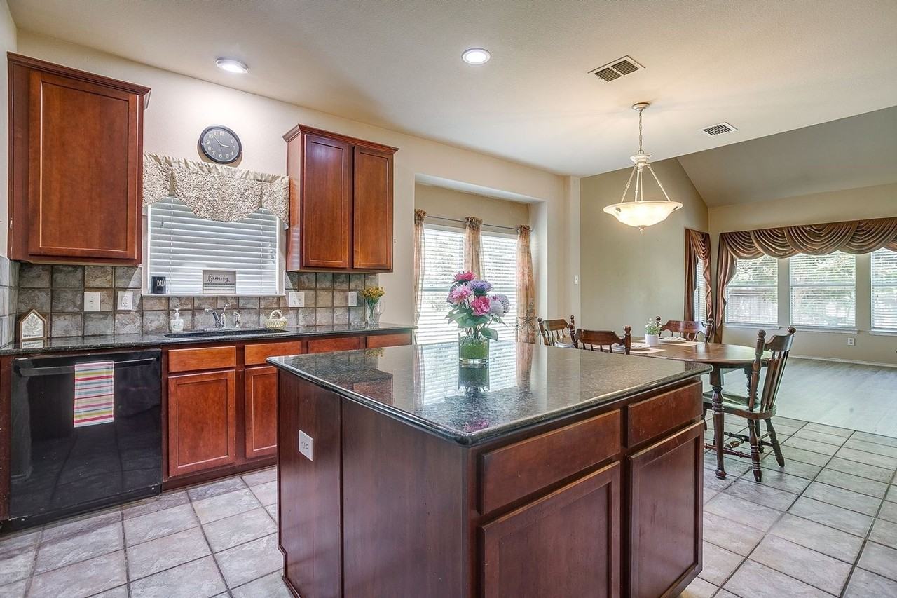 7004 Alcala - Photo 5 of 40