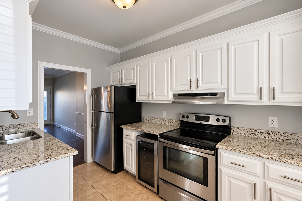 311 E 2nd Ave - Photo 3 of 33