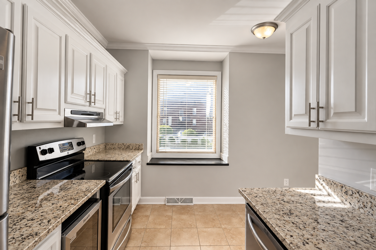 311 E 2nd Ave - Photo 5 of 33