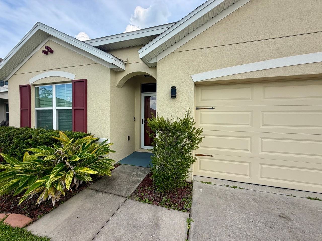 3214 Golden Dewdrop Ln - Photo 2 of 28