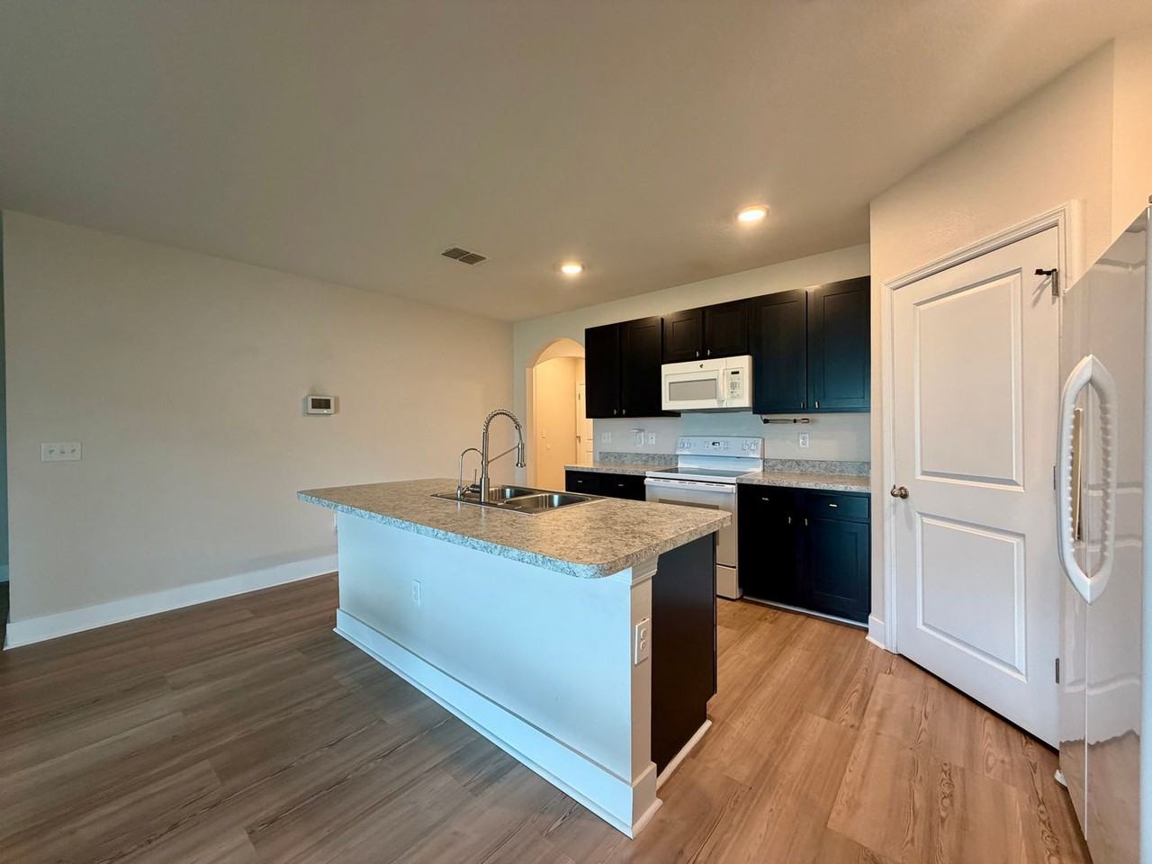 3214 Golden Dewdrop Ln - Photo 6 of 28