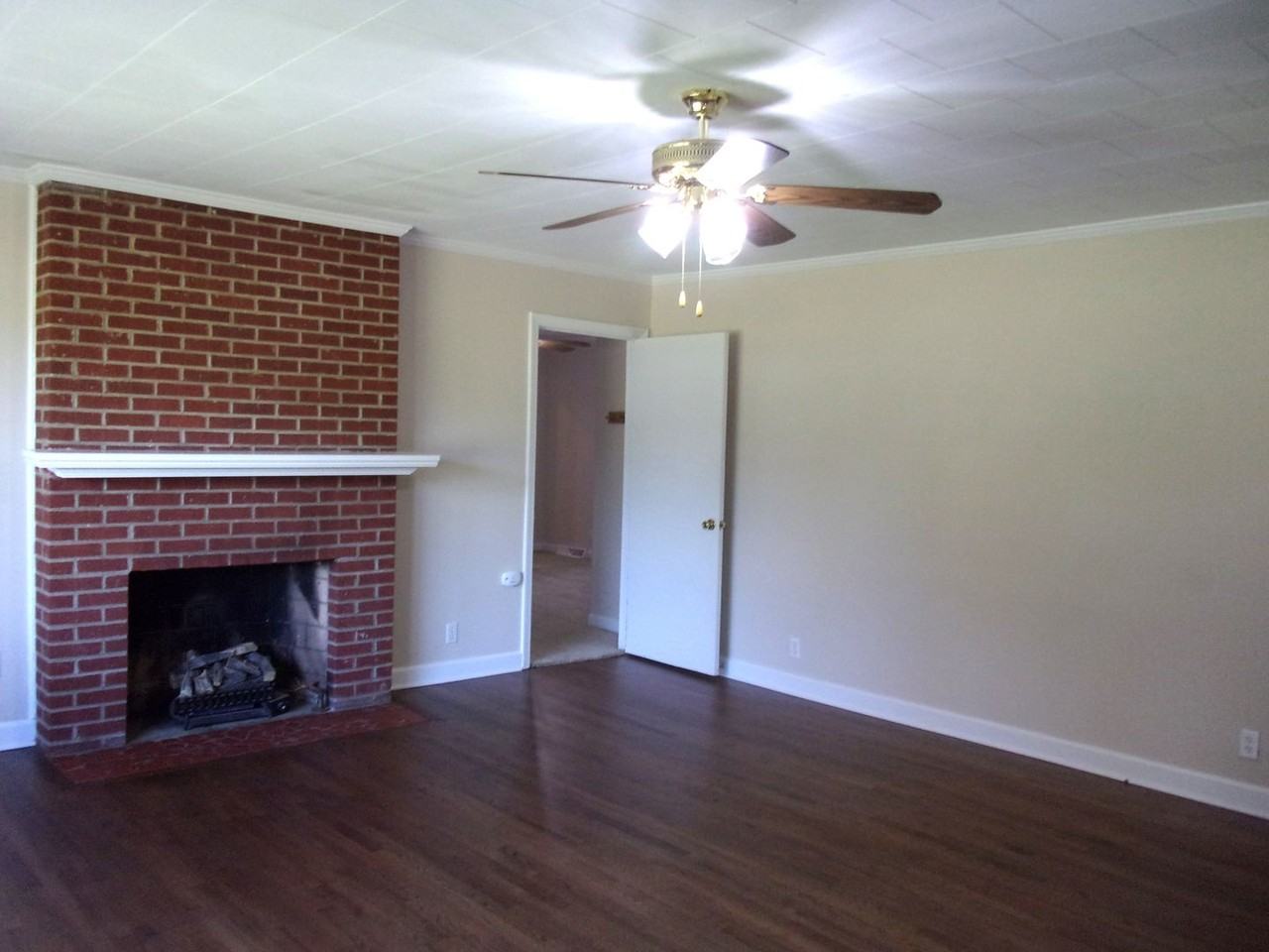 3121 Pinckney Rd - Photo 4 of 29