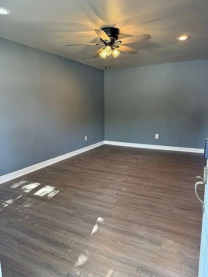 834 Nash St - Photo 3 of 14