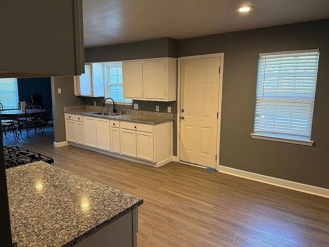 834 Nash St - Photo 5 of 14