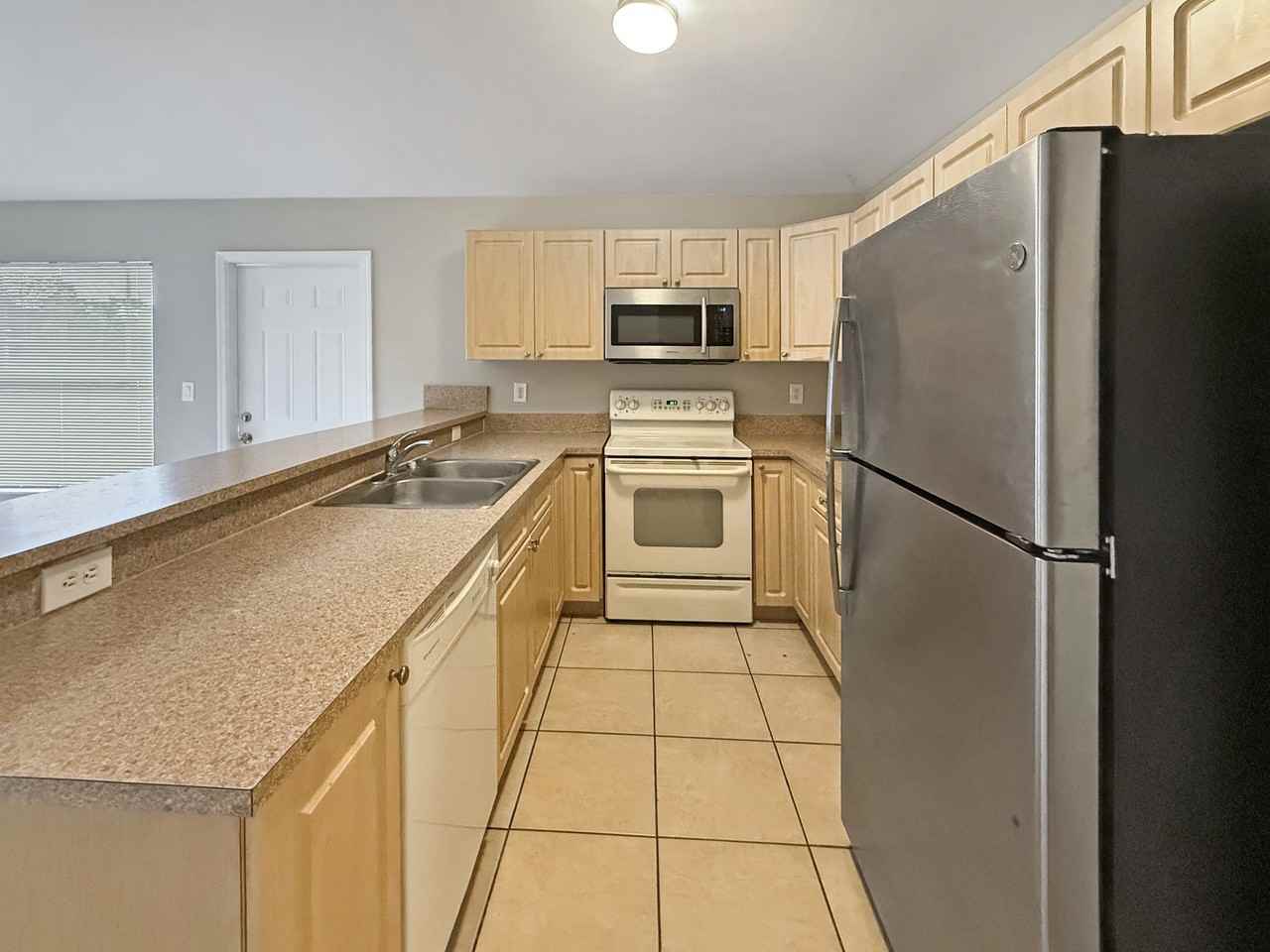 4771 Jordan Avenue South - Photo 3 of 16