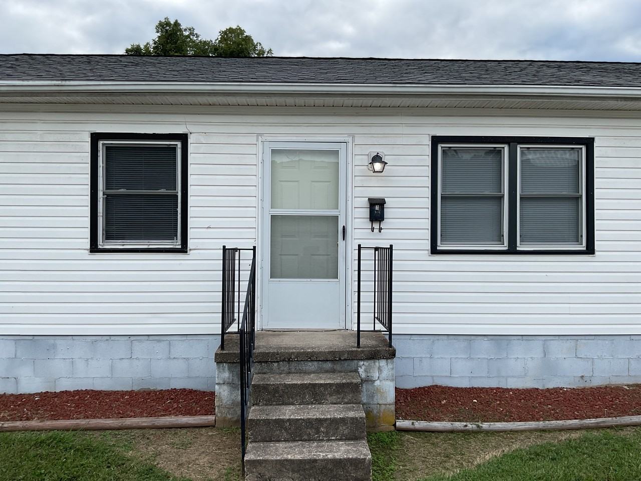 215 Floral Avenue (TRH) - Photo 3 of 13