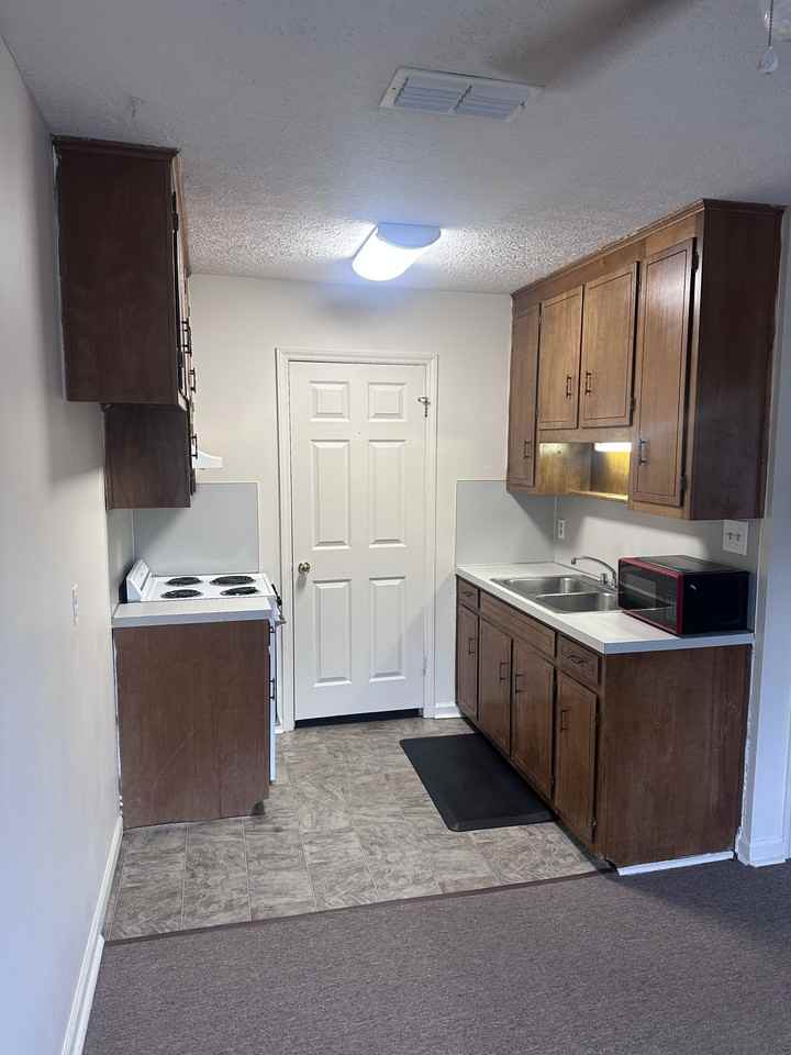 215 Floral Avenue (TRH) - Photo 4 of 13