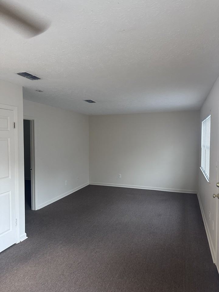 215 Floral Avenue (TRH) - Photo 5 of 13