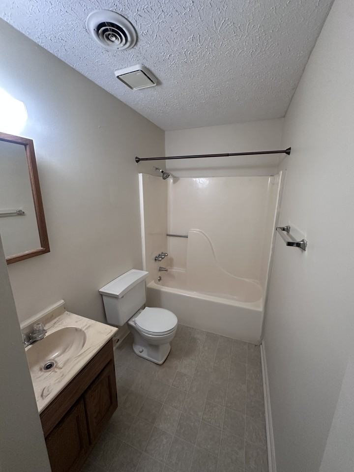 215 Floral Avenue (TRH) - Photo 7 of 13