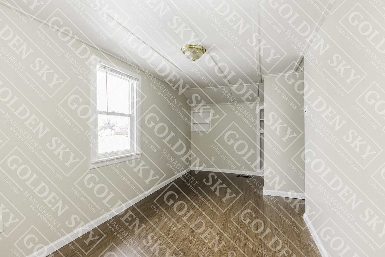 219 West Memorial Drive - Photo 5 of 7