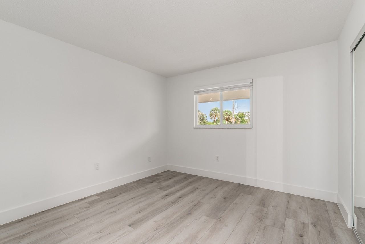 644 Southwest Cleveland Avenue - Photo 6 of 15