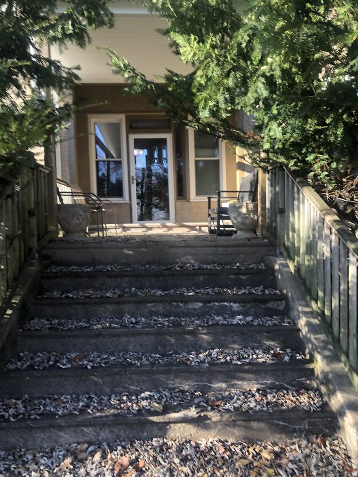 2278 Traylor Ave - Photo 4 of 15