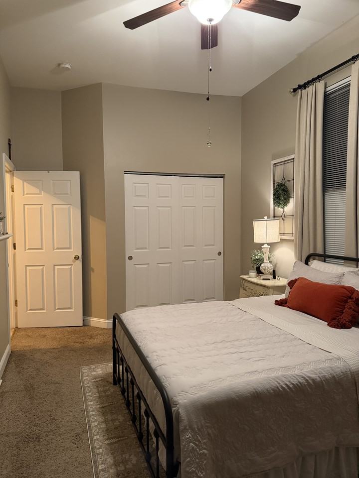 2278 Traylor Ave - Photo 6 of 15