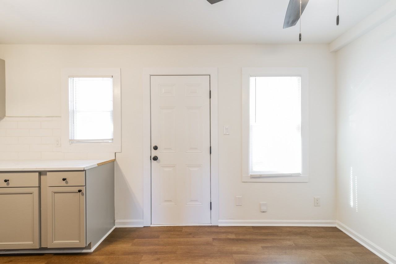 929 Cantwell Street (MU Realty LLC) - Photo 3 of 44