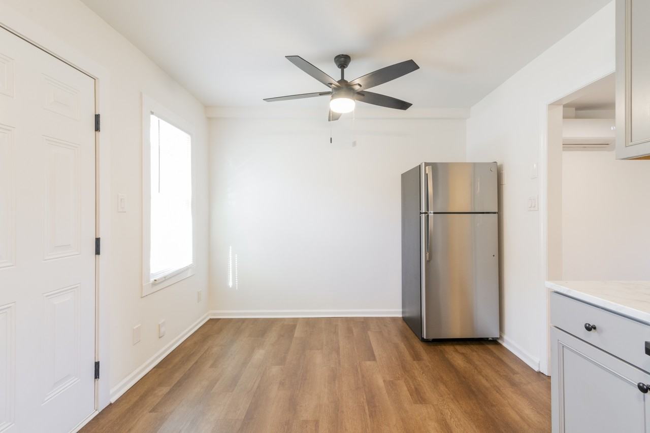 929 Cantwell Street (MU Realty LLC) - Photo 4 of 44