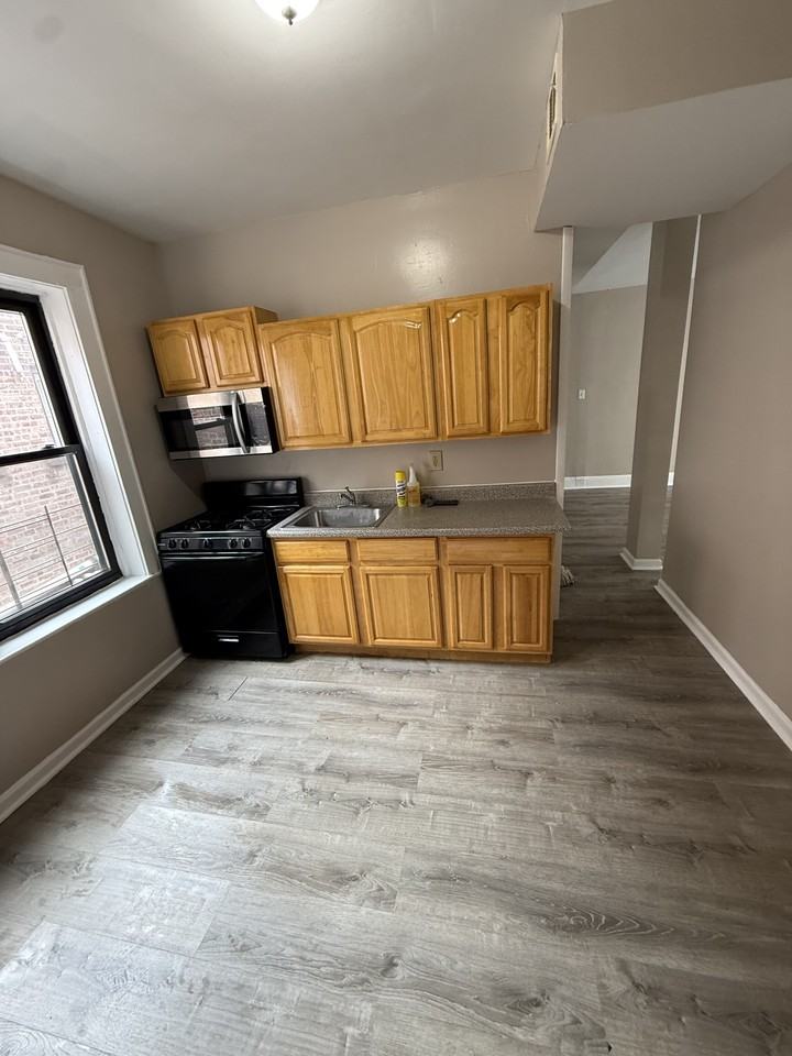 441 Mount Prospect Avenue - Photo 4 of 9