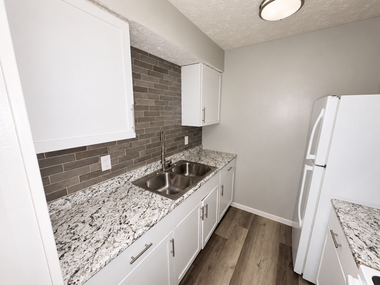 2911 Ash Street - Photo 2 of 4
