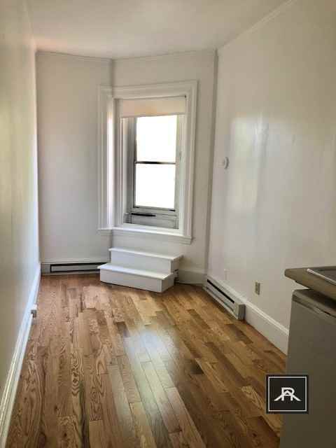 1063 Beacon St #9 - Photo 3 of 5